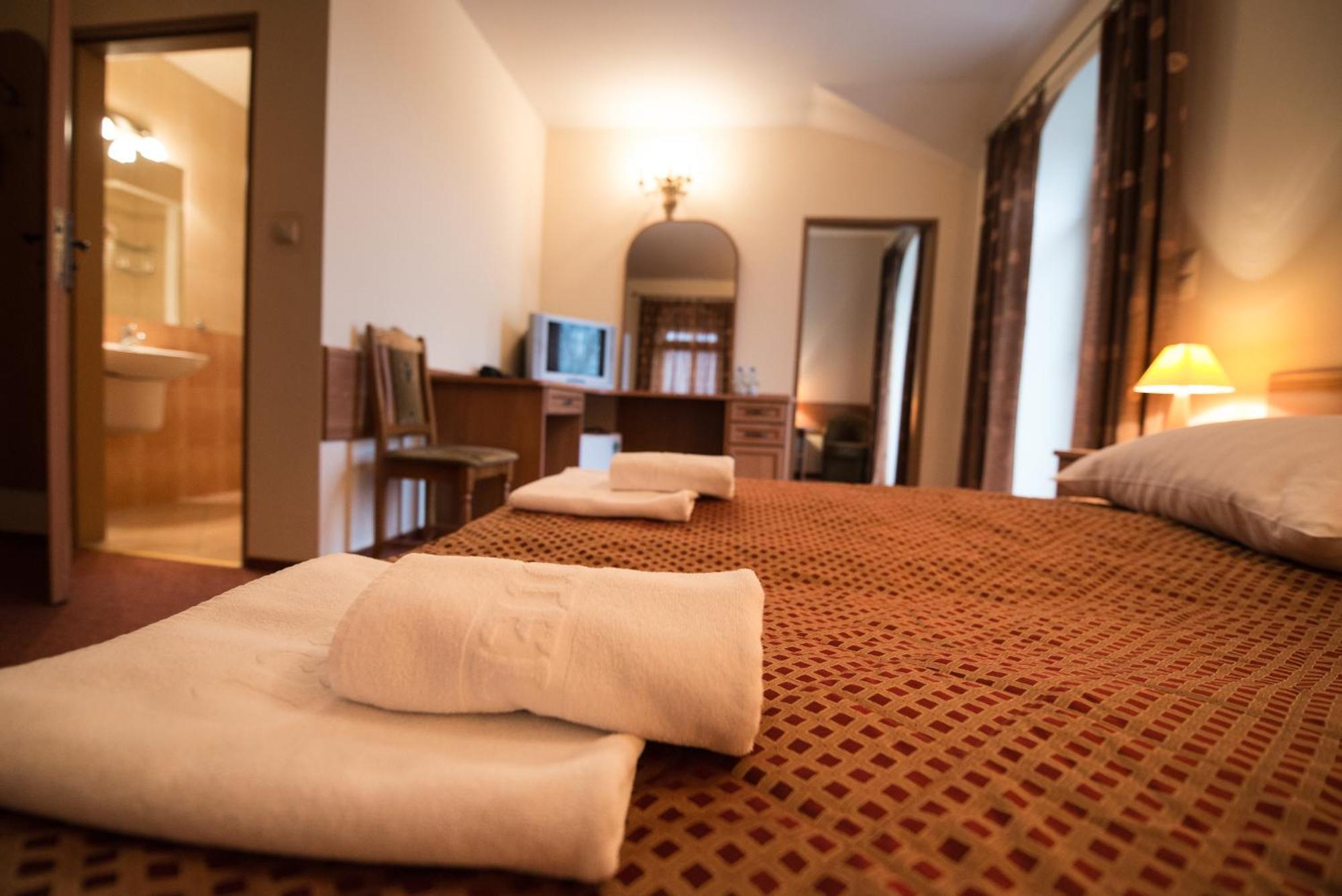 Hotel Ros Pisz Eksteriør billede